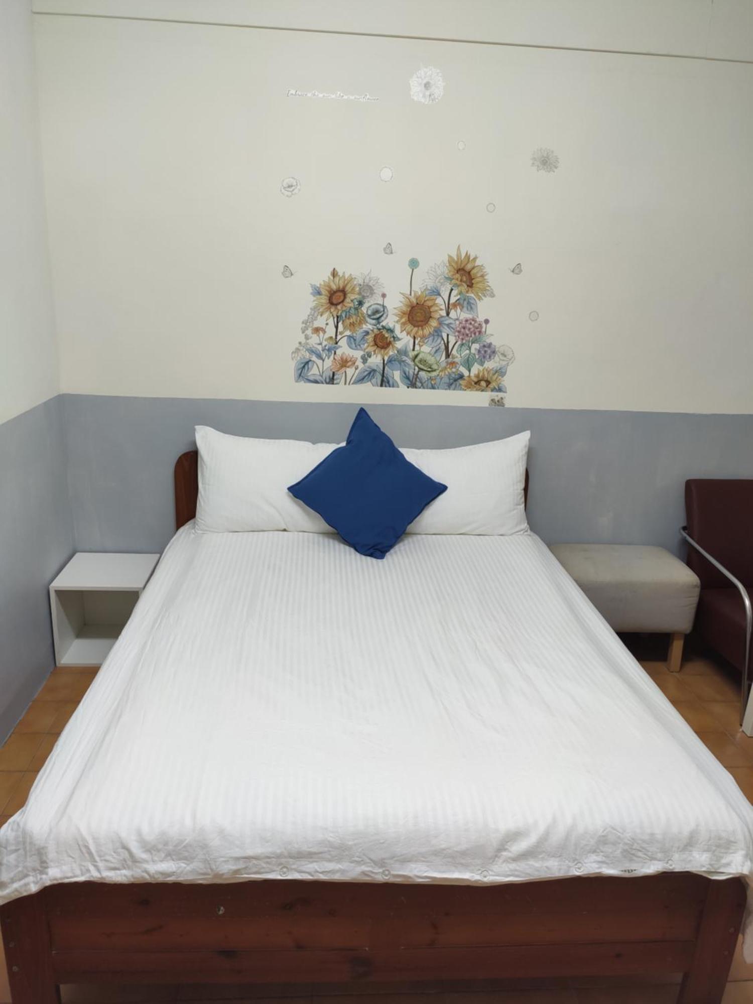 Papa Bear'S Guesthouse Тайчжун Номер фото