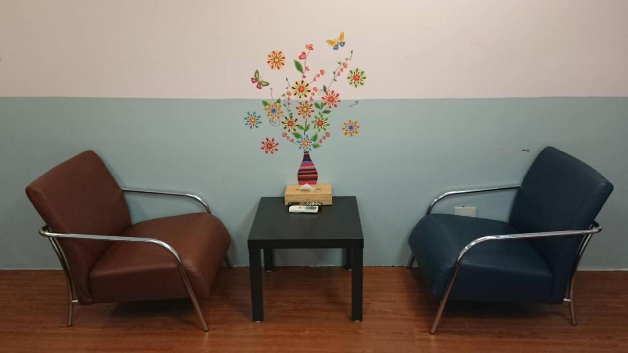 Papa Bear'S Guesthouse Тайчжун Екстер'єр фото