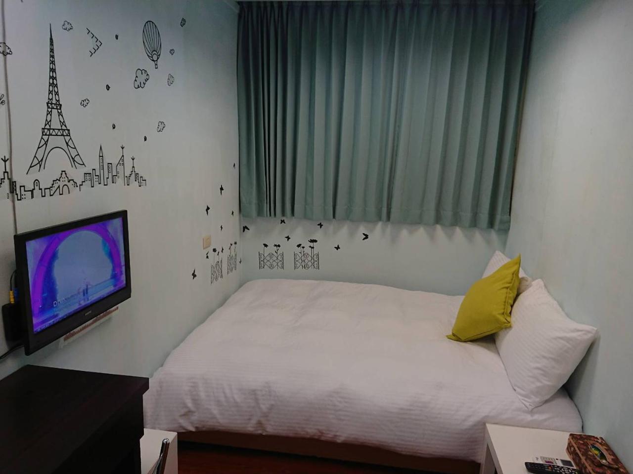 Papa Bear'S Guesthouse Тайчжун Екстер'єр фото